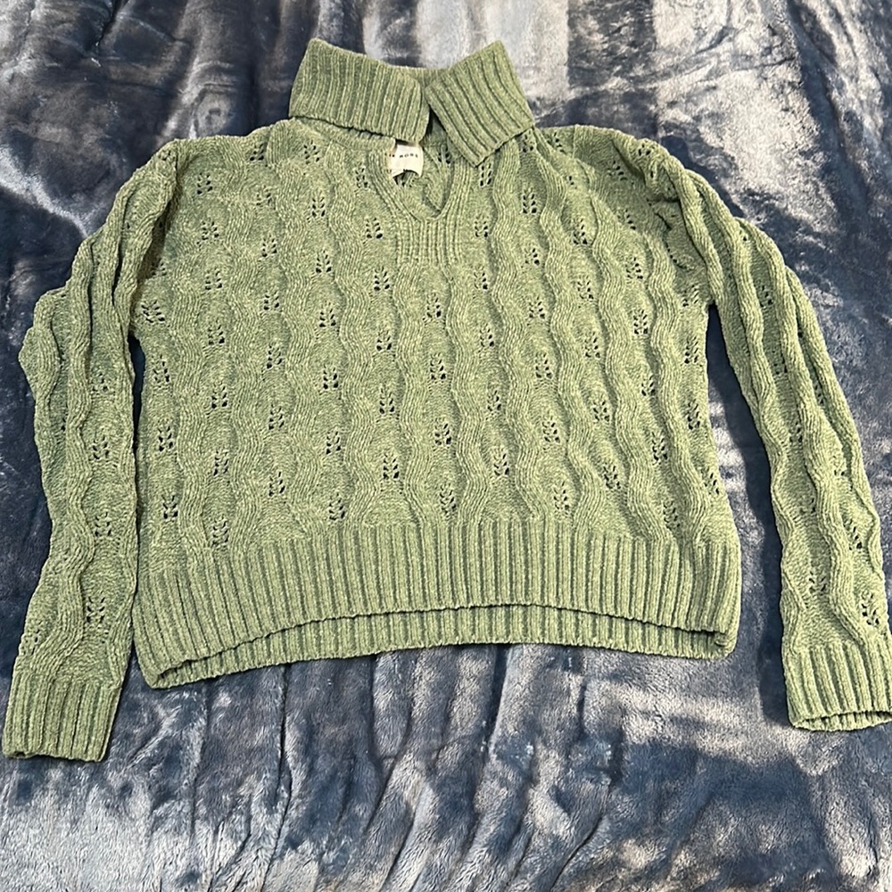 Pink rose green high collard sweater